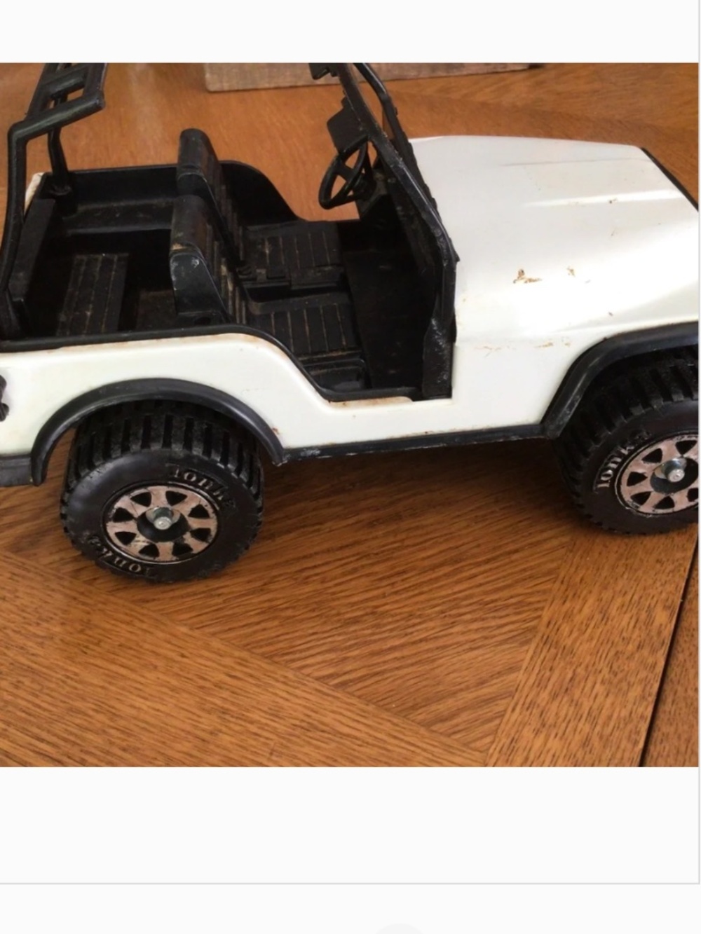 Vintage metal Tonka Jeep